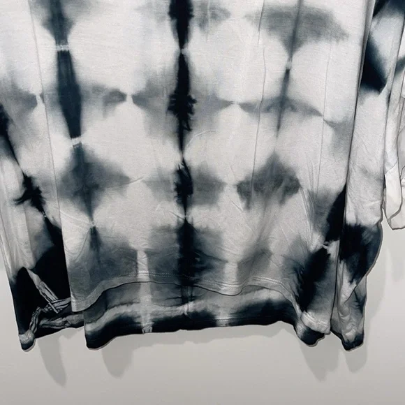 Tie-Dye Women's Top Size Large - Picture 3 of 5